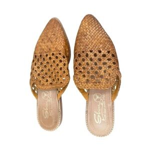 Sbicca bristol Leather weave mules size 8 nwot